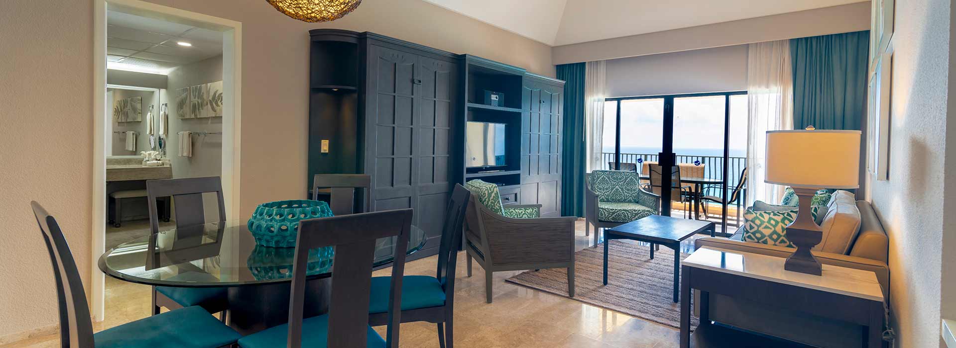 Beachfront villas one bedroom with king size bed in Cancun beachfront Resort