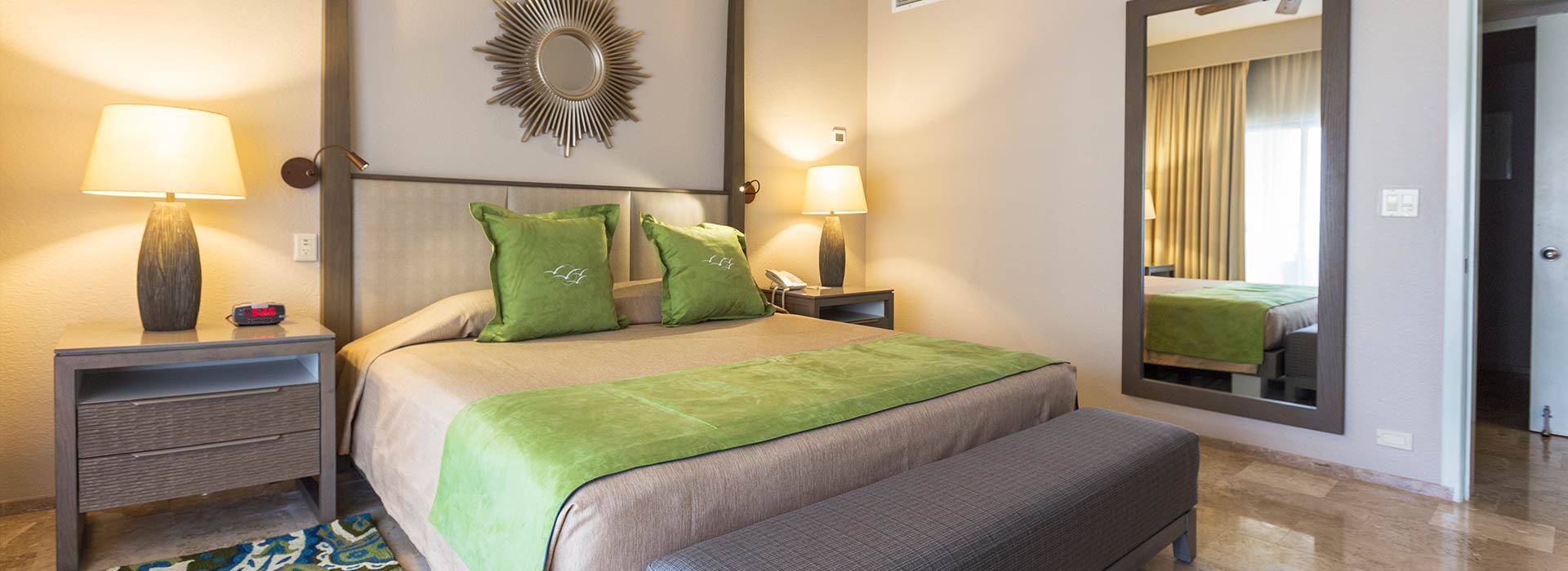 Ocean view villas one bedroom with king size bed in Cancun beachfront Resort